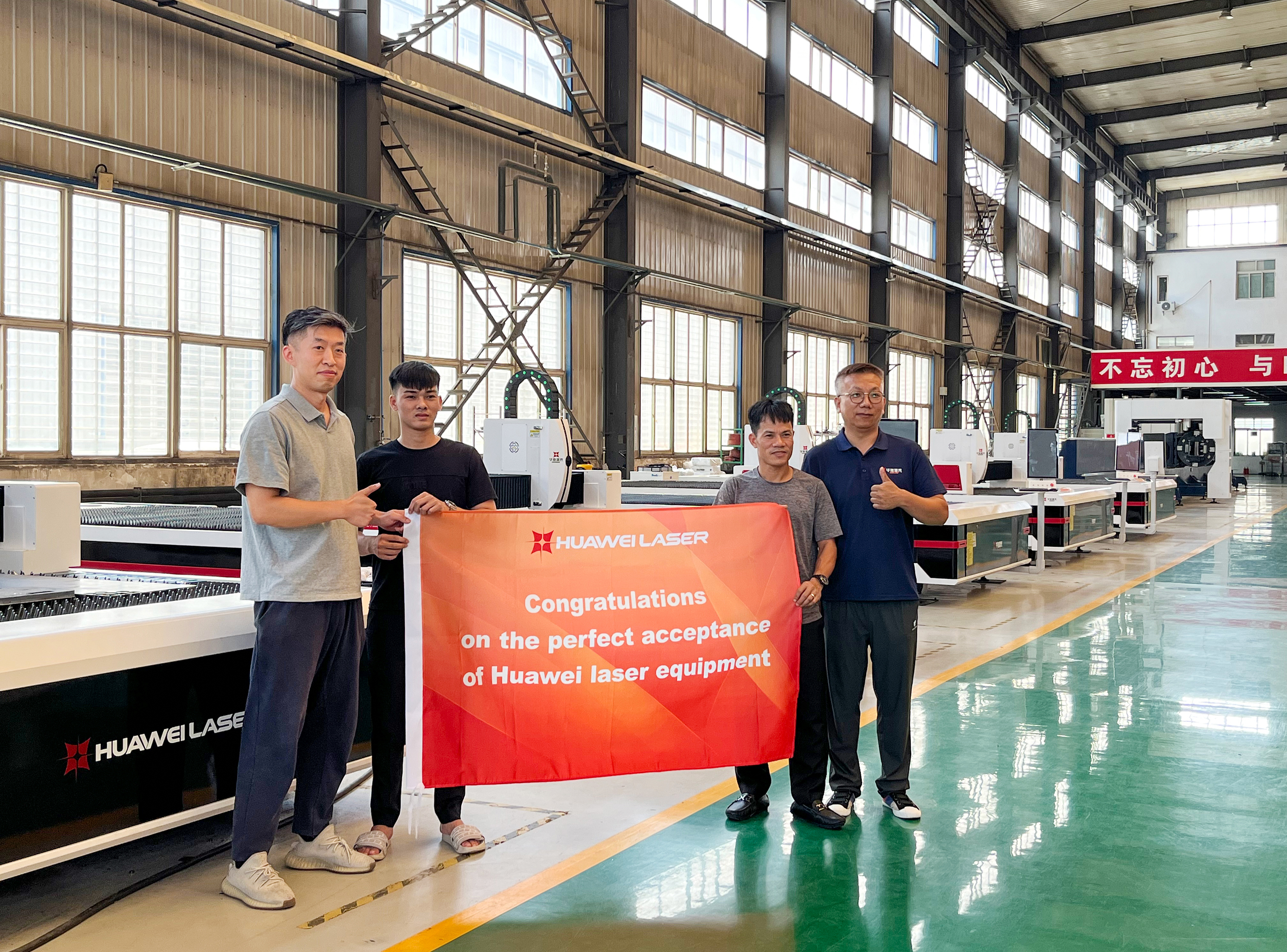 Uspešna dostava 6000W 6020 Laserski rezalnik v Vietnam